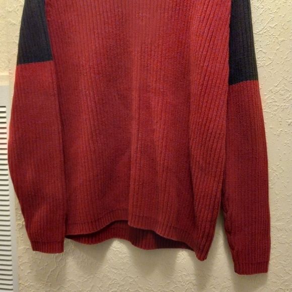 Vintage Structure Sweater - Picture 3 of 5